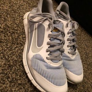 Men’s Nike LIVESTRONG Freerun’s (10.5)